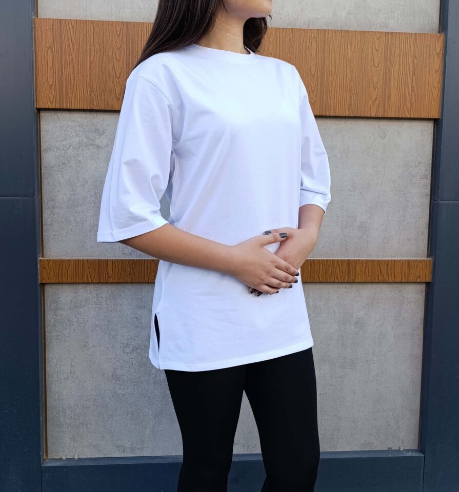 Bisiklet Yaka Düz Yarım Kollu Yırtmaç Detaylı Rahat Kesim Oversize T-shirt-Tişört