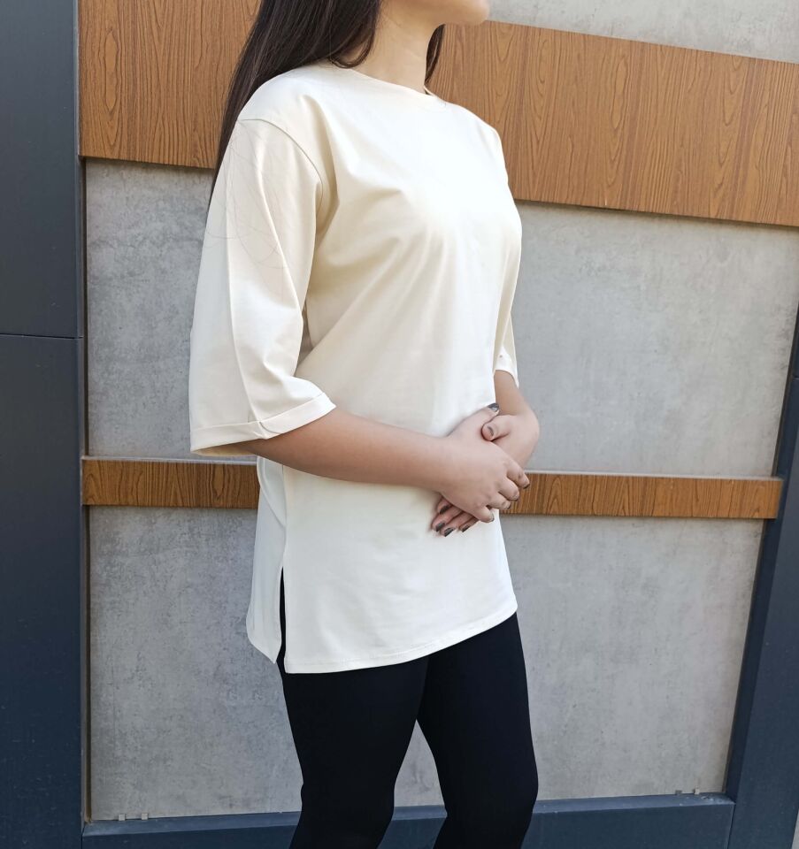 Bisiklet Yaka Düz Yarım Kollu Yırtmaç Detaylı Rahat Kesim Oversize T-shirt-Tişört