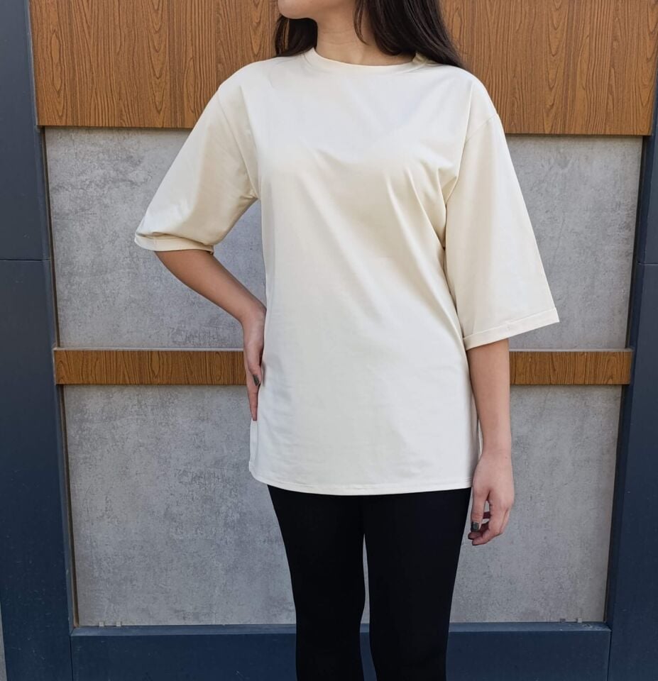 Bisiklet Yaka Düz Yarım Kollu Yırtmaç Detaylı Rahat Kesim Oversize T-shirt-Tişört