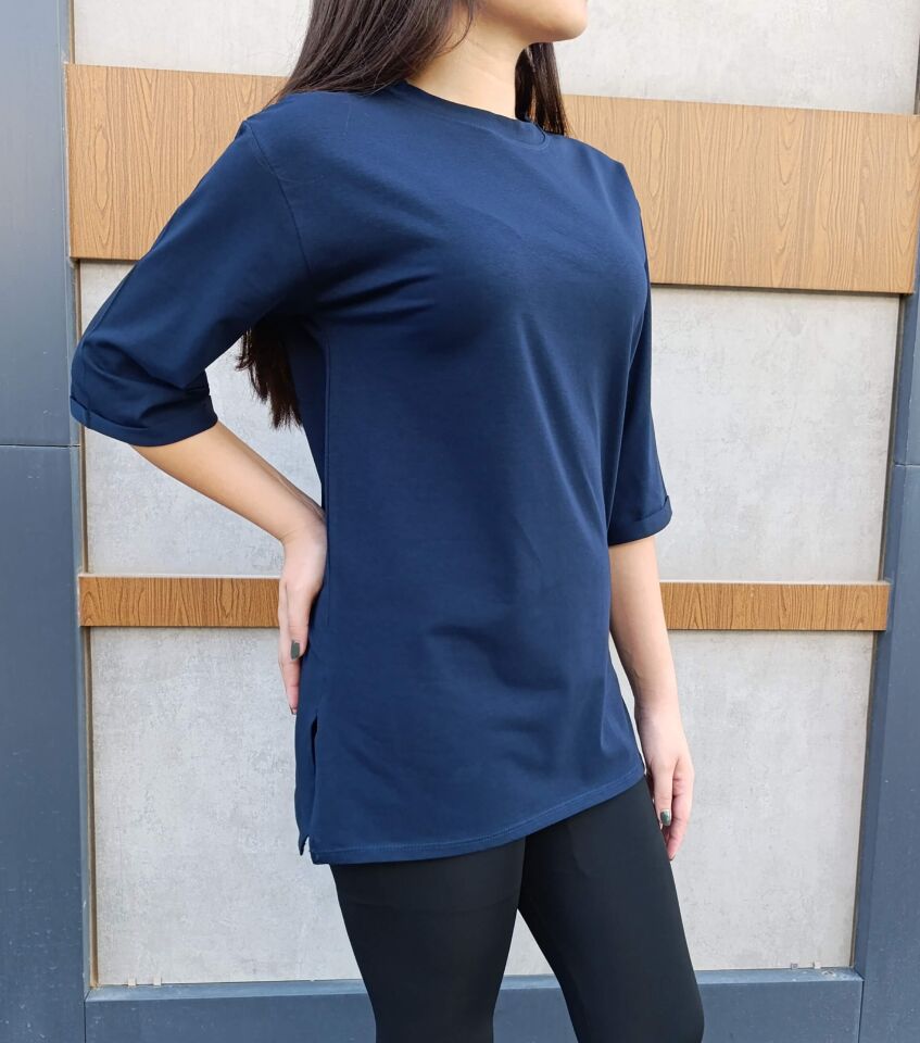 Bisiklet Yaka Düz Yarım Kollu Yırtmaç Detaylı Rahat Kesim Oversize T-shirt-Tişört