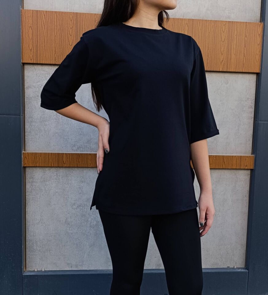 Bisiklet Yaka Düz Yarım Kollu Yırtmaç Detaylı Rahat Kesim Oversize T-shirt-Tişört