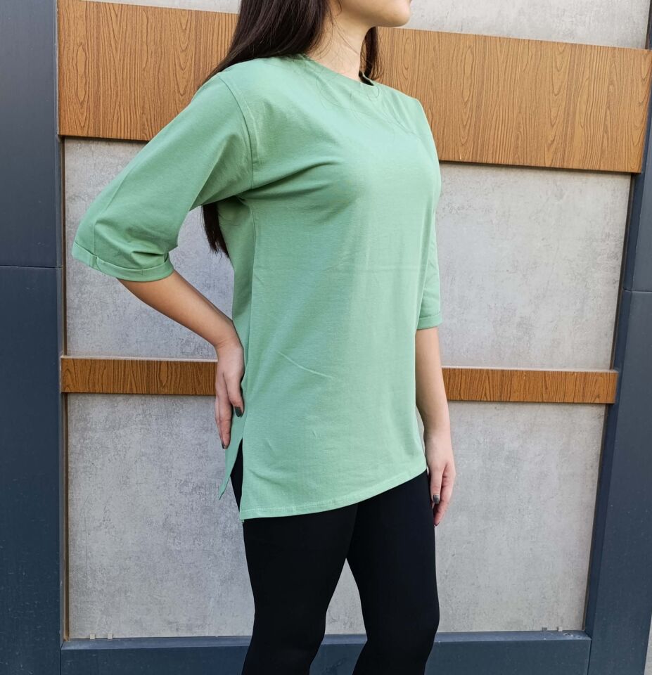 Bisiklet Yaka Düz Yarım Kollu Yırtmaç Detaylı Rahat Kesim Oversize T-shirt-Tişört