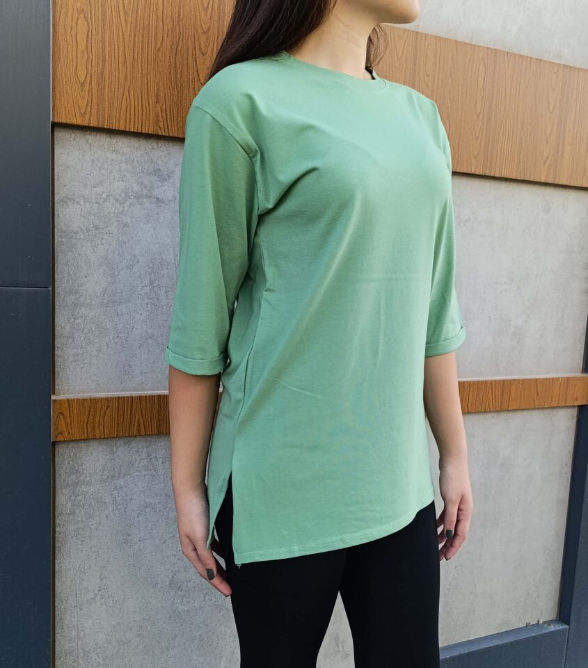 Bisiklet Yaka Düz Yarım Kollu Yırtmaç Detaylı Rahat Kesim Oversize T-shirt-Tişört