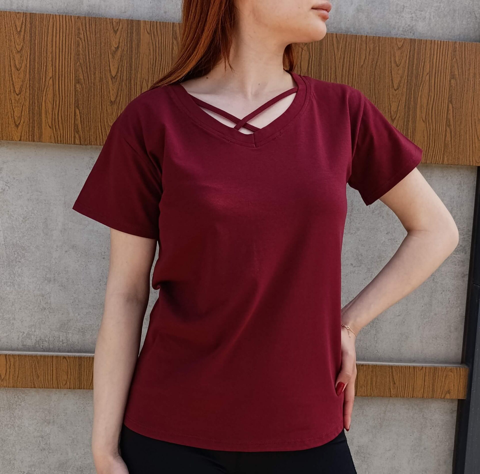 Kadın V Yaka İp Detaylı Rahat Kesim T-Shirt-Tişört