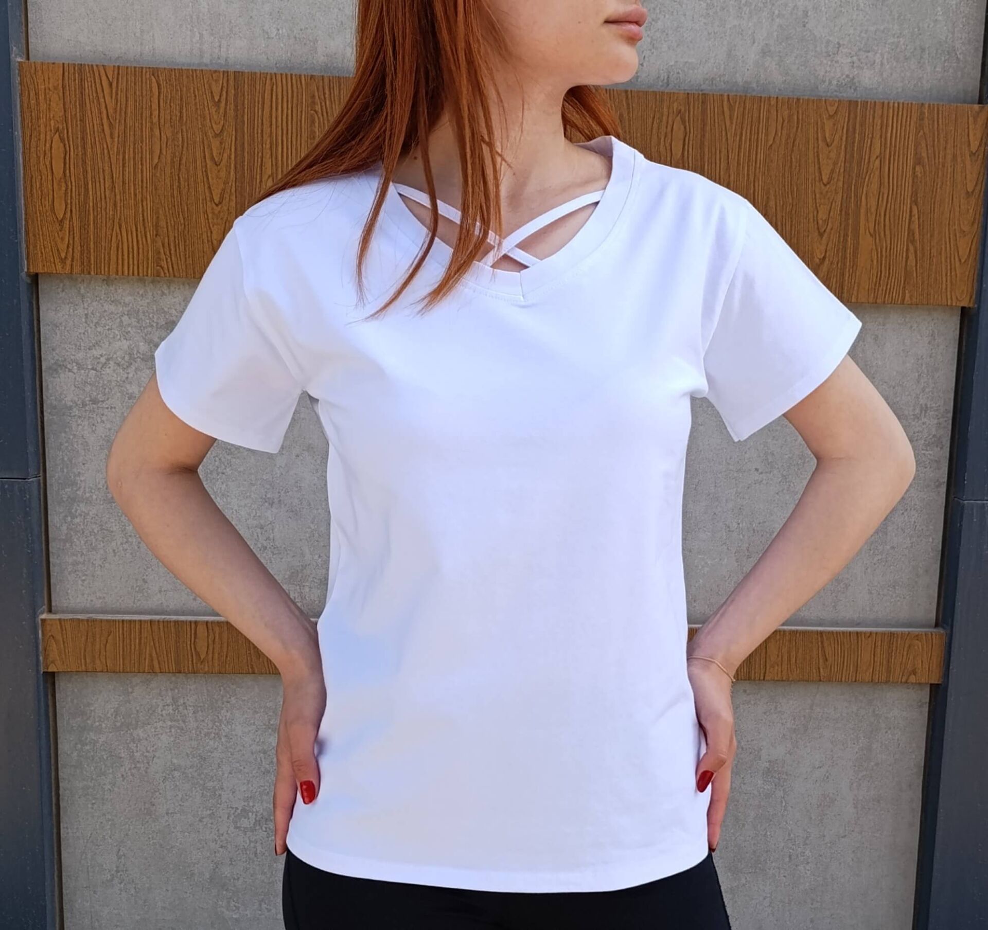 Kadın V Yaka İp Detaylı Rahat Kesim T-Shirt-Tişört