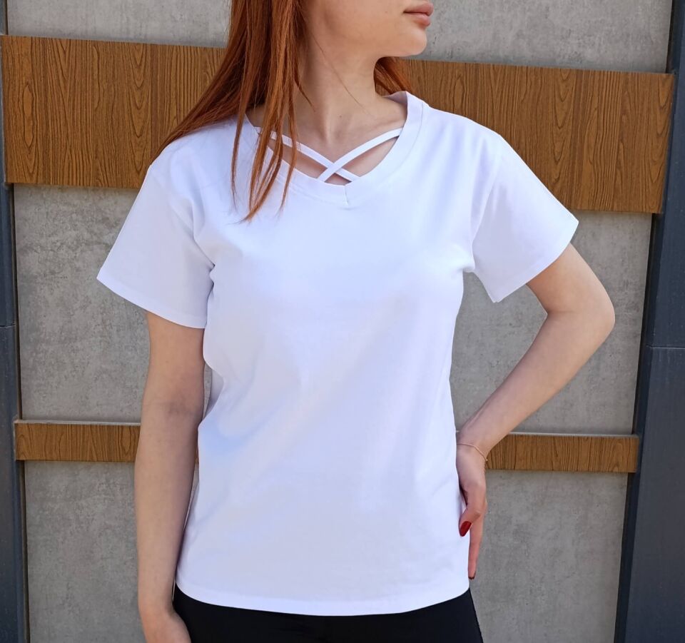 Kadın V Yaka İp Detaylı Rahat Kesim T-Shirt-Tişört