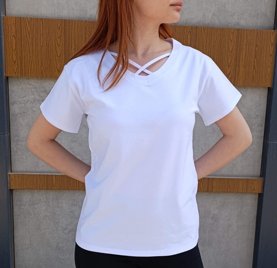 Kadın V Yaka İp Detaylı Rahat Kesim T-Shirt-Tişört