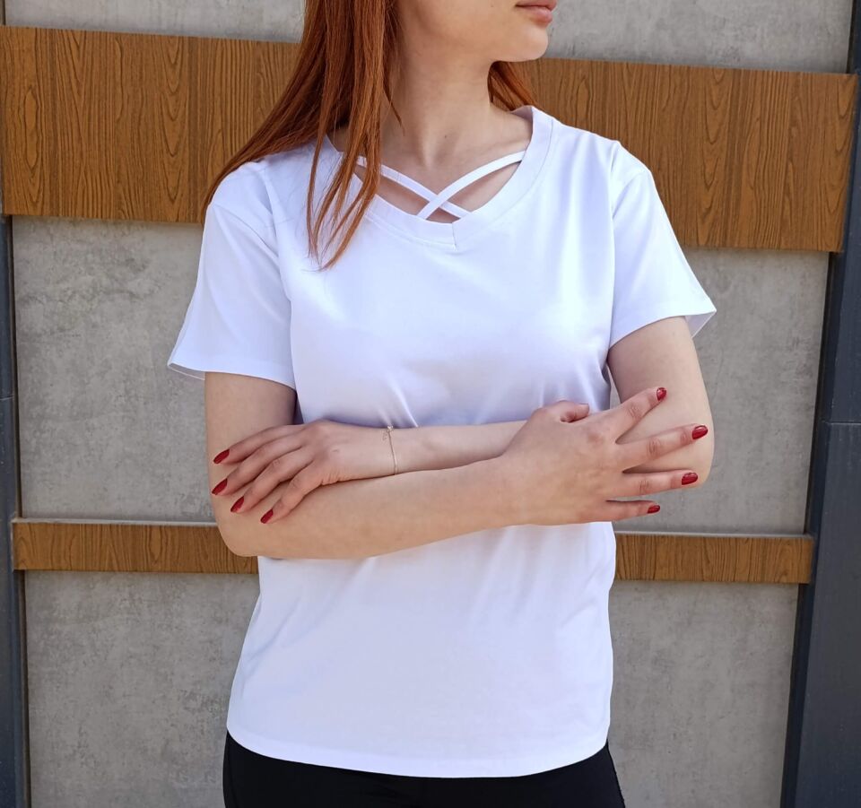 Kadın V Yaka İp Detaylı Rahat Kesim T-Shirt-Tişört