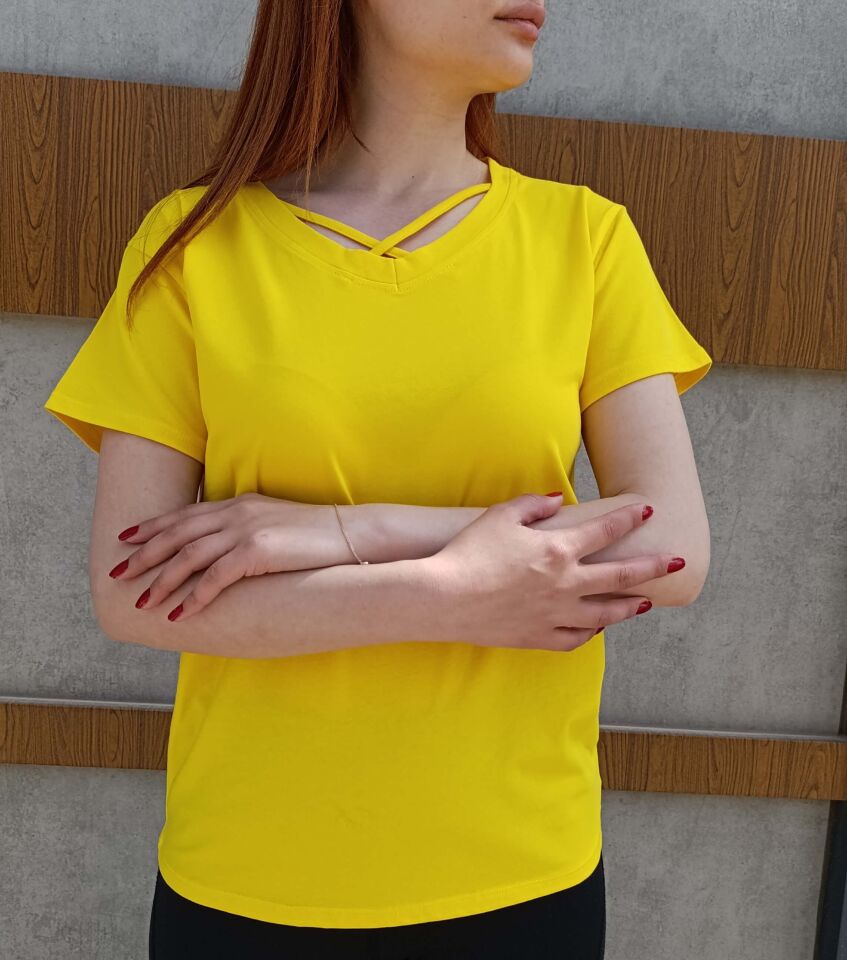 Kadın V Yaka İp Detaylı Rahat Kesim T-Shirt-Tişört