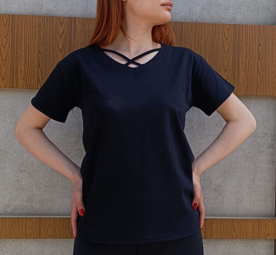 Kadın V Yaka İp Detaylı Rahat Kesim T-Shirt-Tişört