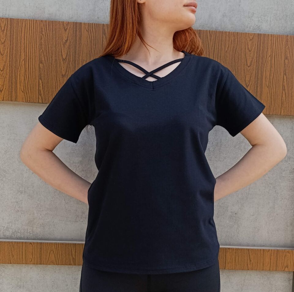 Kadın V Yaka İp Detaylı Rahat Kesim T-Shirt-Tişört