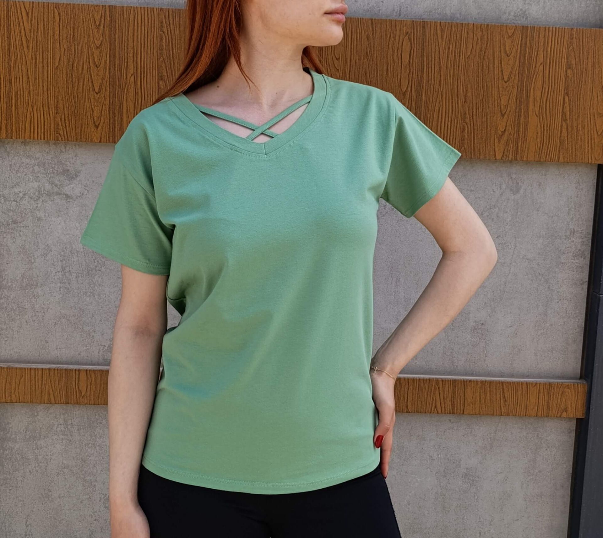 Kadın V Yaka İp Detaylı Rahat Kesim T-Shirt-Tişört