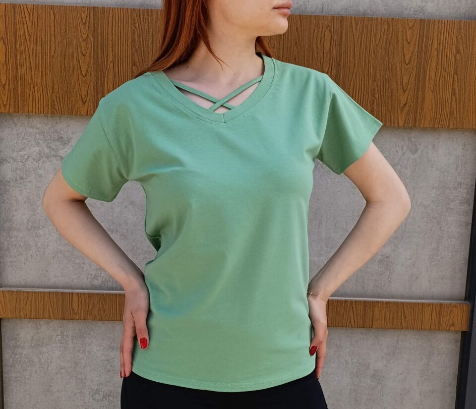 Kadın V Yaka İp Detaylı Rahat Kesim T-Shirt-Tişört