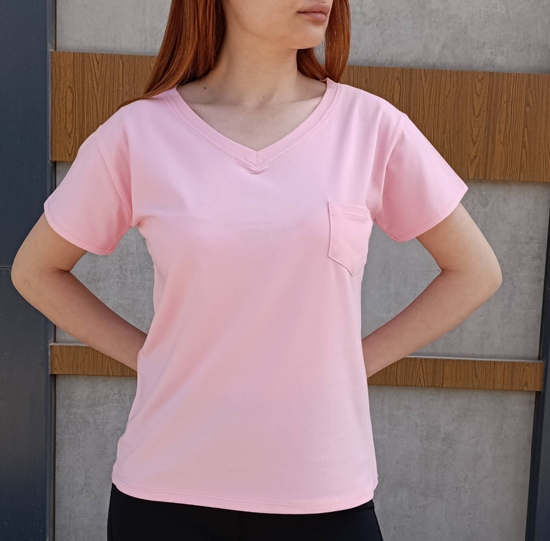 V Yaka Cep Detaylı Basic Kadın T-shirt-Tişört