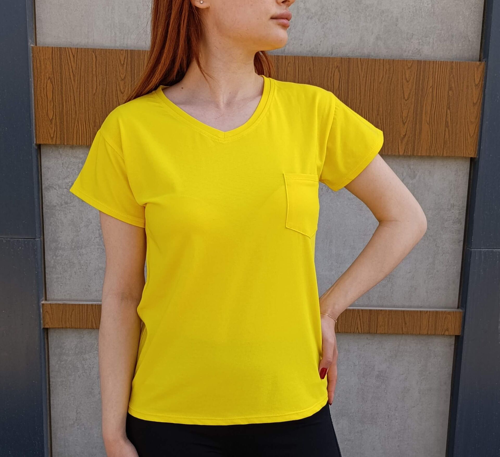 V Yaka Cep Detaylı Basic Kadın T-shirt-Tişört