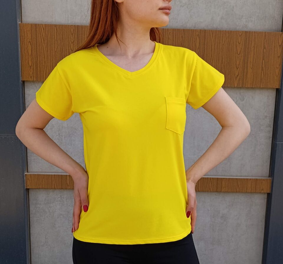V Yaka Cep Detaylı Basic Kadın T-shirt-Tişört