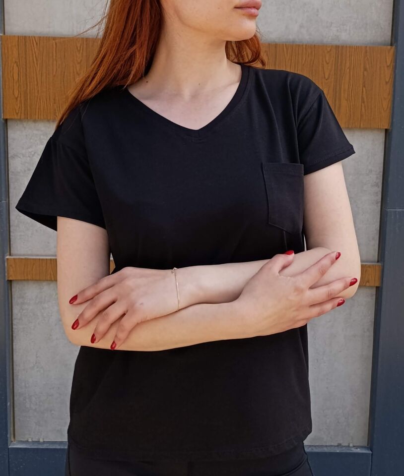 V Yaka Cep Detaylı Basic Kadın T-shirt-Tişört