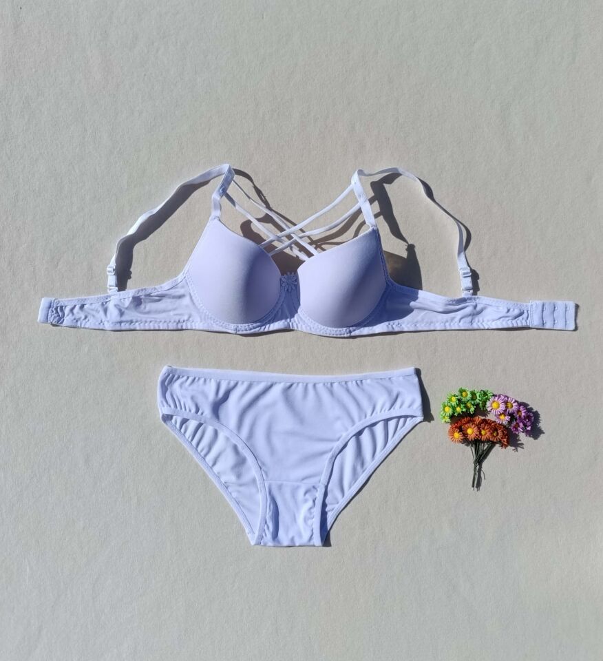 İçi Boş Kaplı Balenli Dolgusuz Çapraz İpli Kırmızı Sütyen Ve Külot Iç Çamaşır Takımı ( İçi Boş )