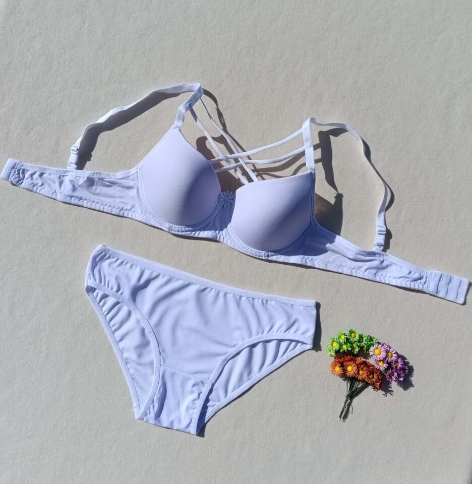 İçi Boş Kaplı Balenli Dolgusuz Çapraz İpli Kırmızı Sütyen Ve Külot Iç Çamaşır Takımı ( İçi Boş )