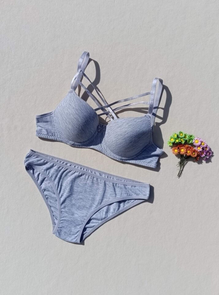 İçi Boş Kaplı Balenli Dolgusuz Çapraz İpli Kırmızı Sütyen Ve Külot Iç Çamaşır Takımı ( İçi Boş )