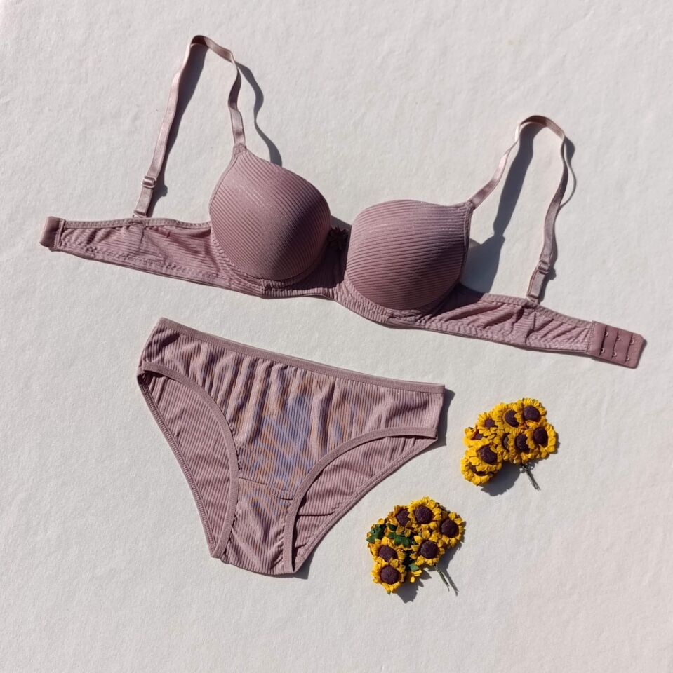 Fitilli Dolgulu Mürdüm Sütyen Ve Külot İç Çamaşır Takımı