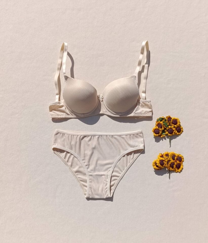 Fitilli Dolgulu Mürdüm Sütyen Ve Külot İç Çamaşır Takımı