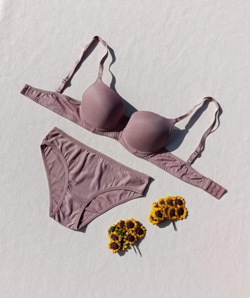 Fitilli Dolgulu 3'lü Sütyen Ve Külot Iç Çamaşır Takımı