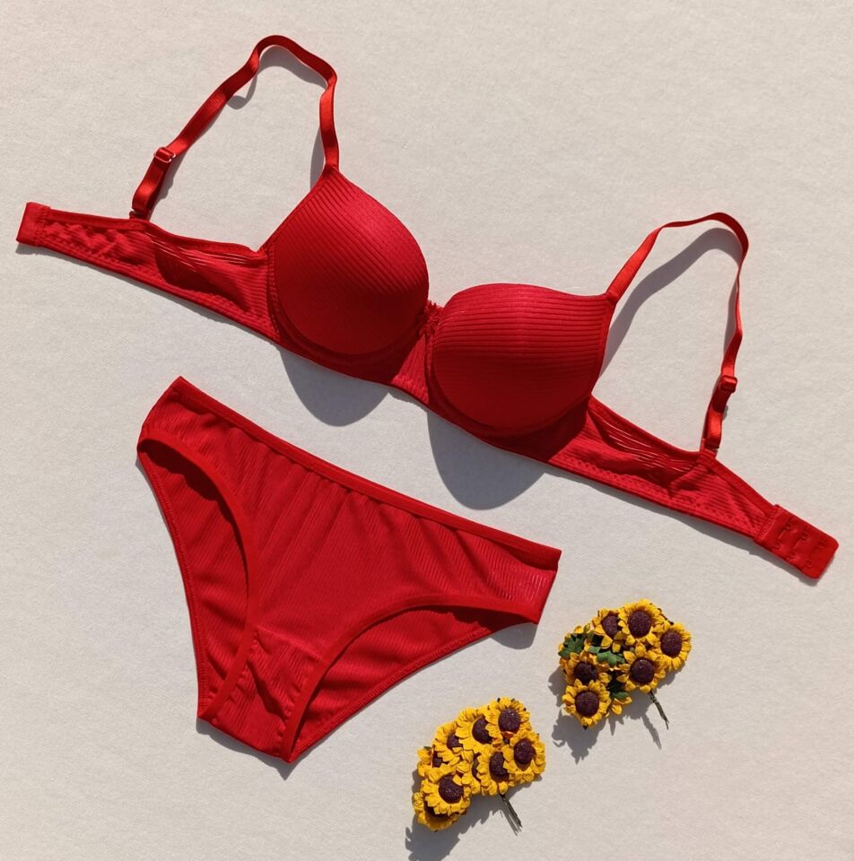 Fitilli Dolgulu 3'lü Sütyen Ve Külot Iç Çamaşır Takımı