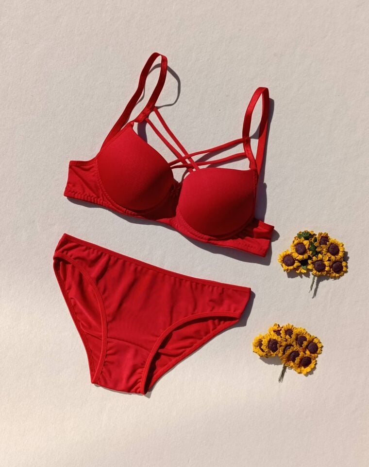 Push Up Dolgulu Çapraz İpli Sütyen Ve Külot İç Çamaşır Takımı