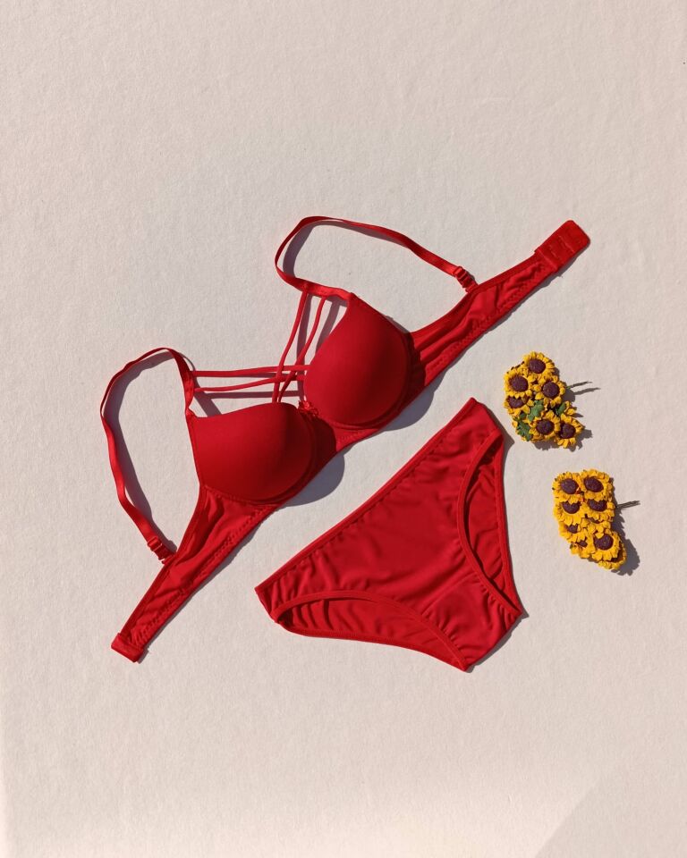 Push Up Dolgulu Çapraz İpli Sütyen Ve Külot İç Çamaşır Takımı