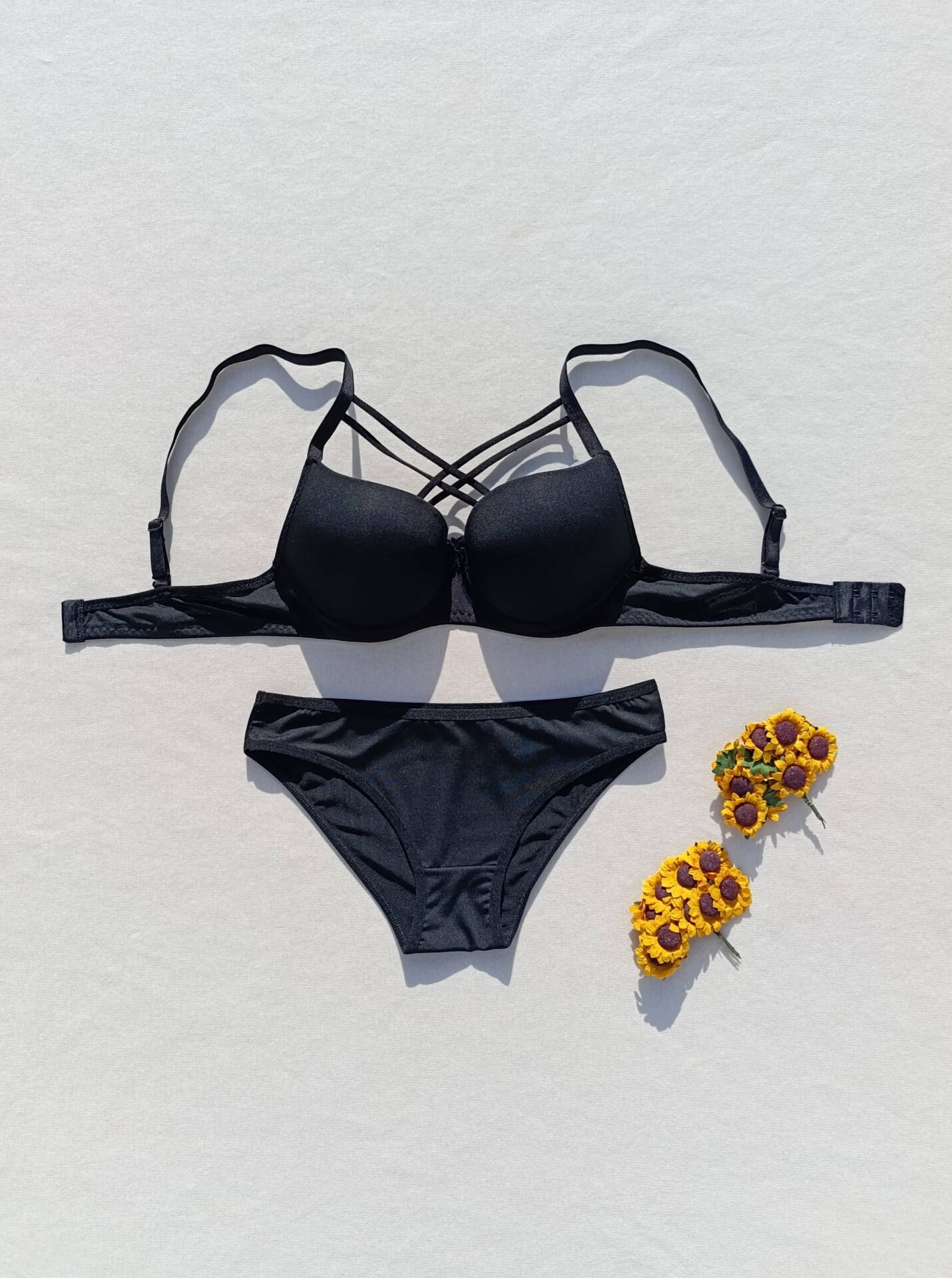 Push Up Dolgulu Çapraz İpli Sütyen Ve Külot İç Çamaşır Takımı