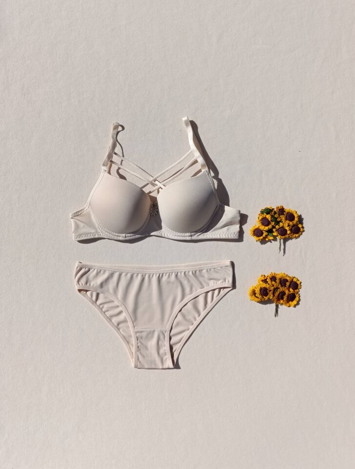 Push Up Dolgulu Çapraz İpli Sütyen Ve Külot İç Çamaşır Takımı