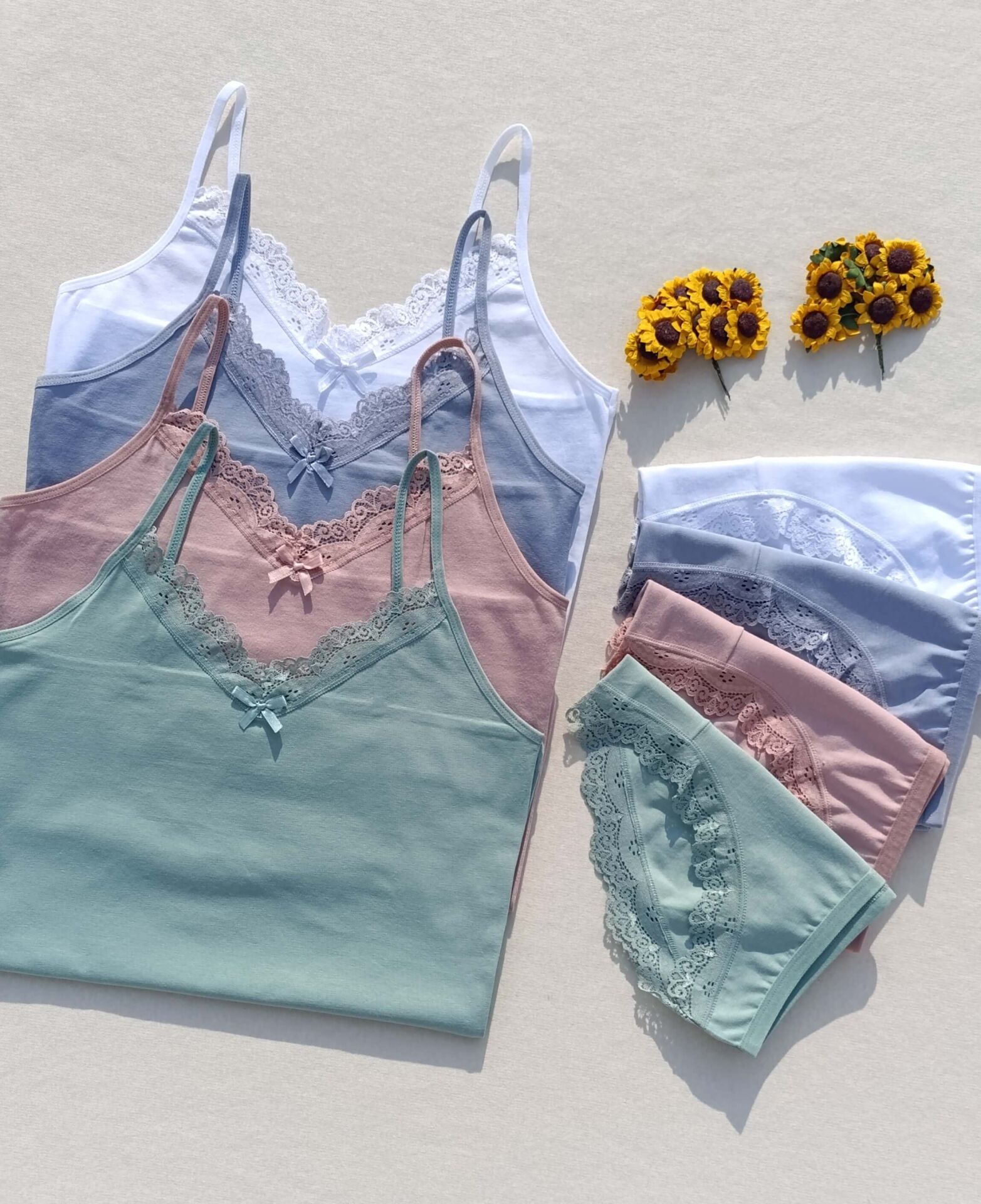 Dantelli 4'lü Kadın Atlet Külot İç Çamaşır Takımı