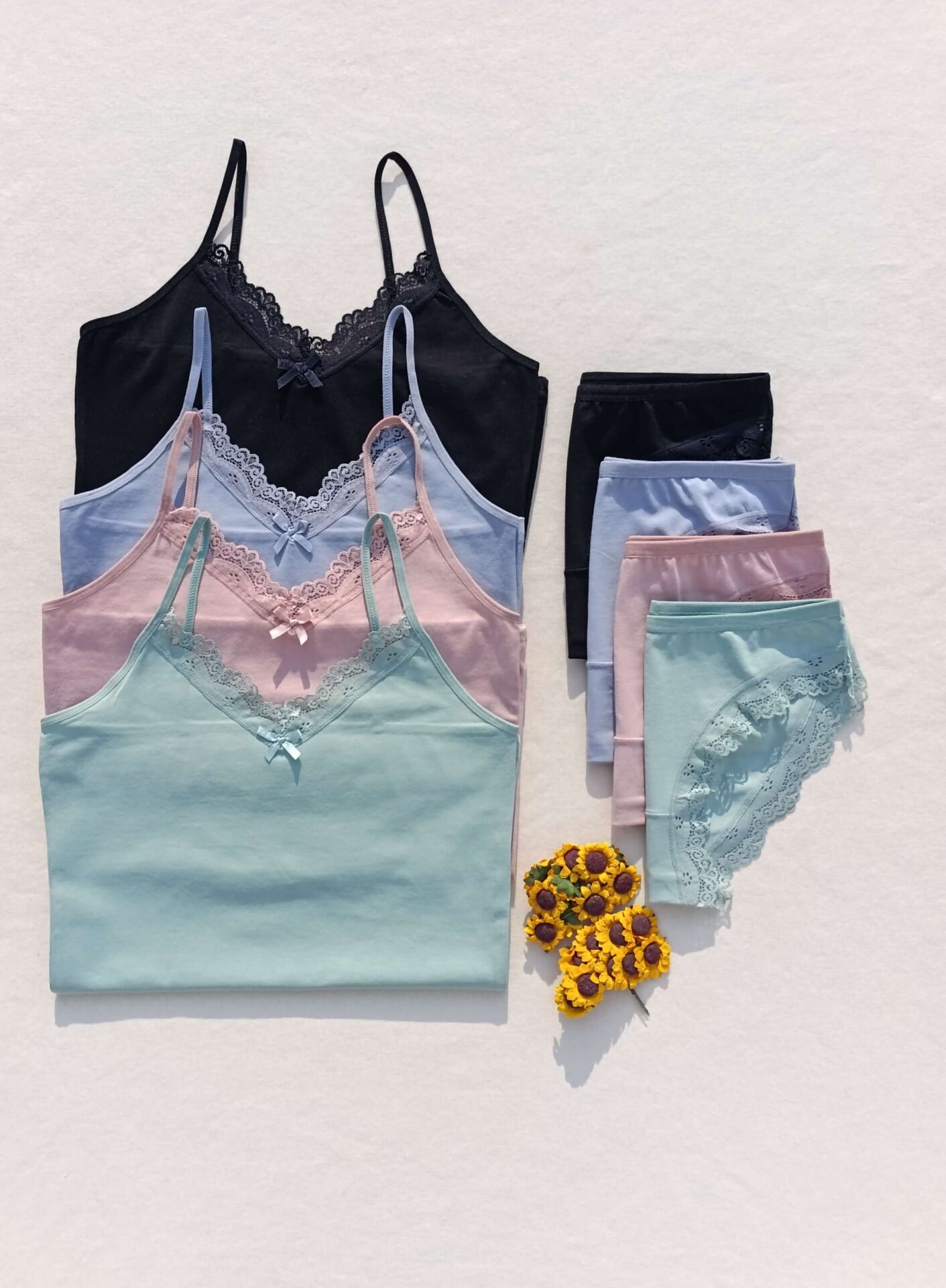 Dantelli 4'lü Kadın Atlet Külot İç Çamaşır Takımı