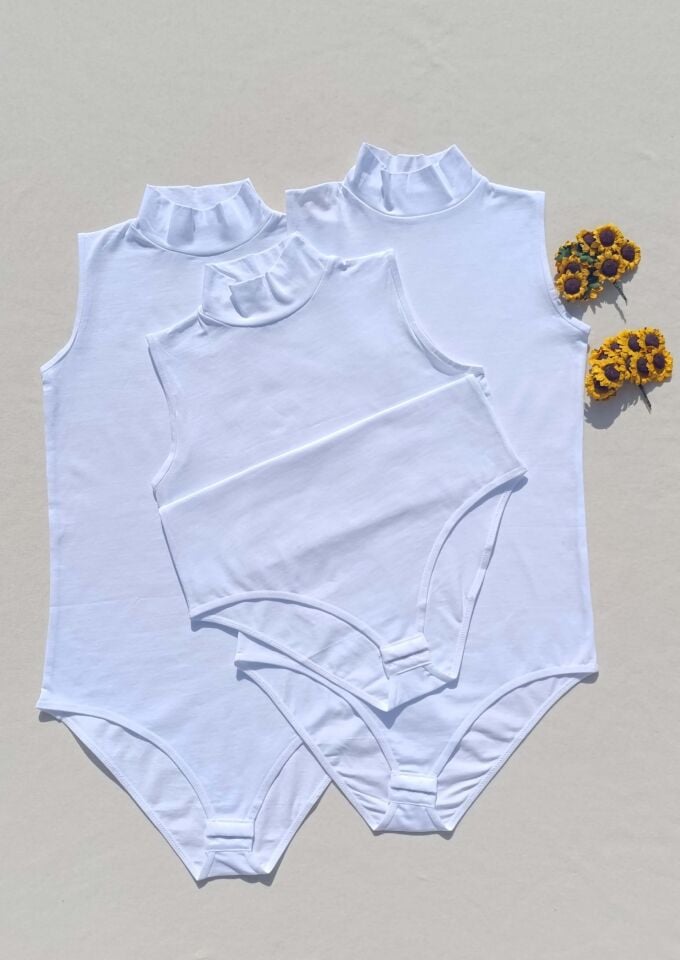 Sıfır Kol Balıkçı Yaka  Beyaz Çıtçıtlı 3'lü Kadın Atlet-body