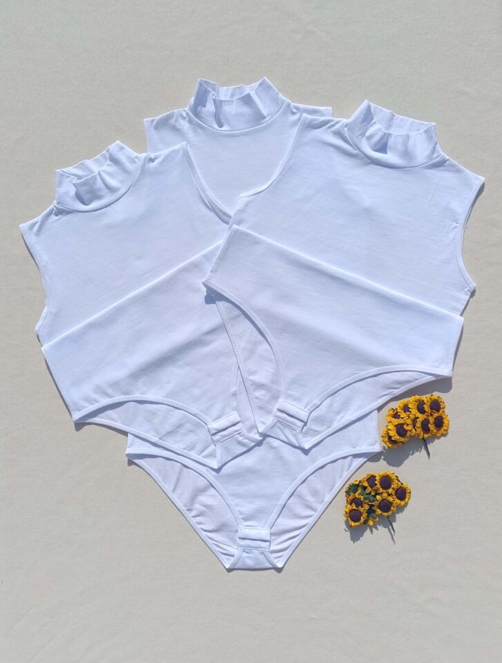 Sıfır Kol Balıkçı Yaka  Beyaz Çıtçıtlı 3'lü Kadın Atlet-body