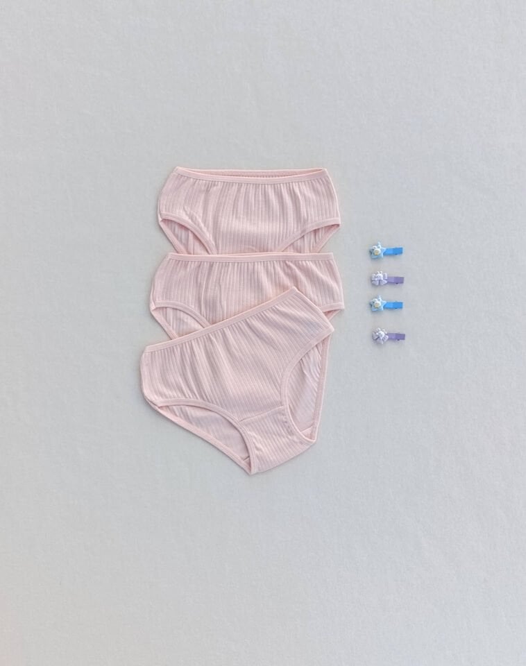 Kız Çocuk Yumuşak Dokulu Esnek Likralı 3'lü Külot Slip