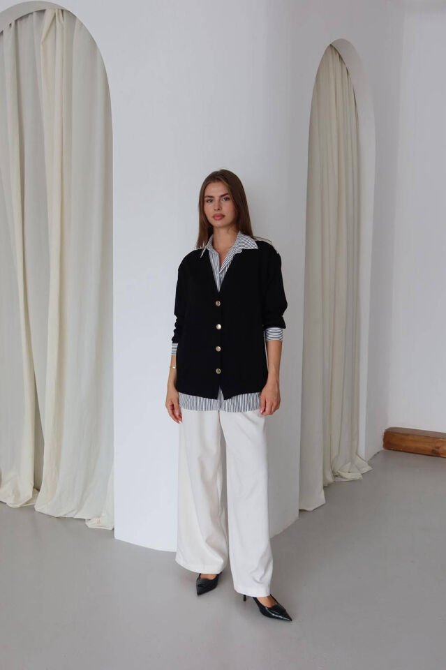 Önü Düğmeli Hırka Detaylı Gömlek