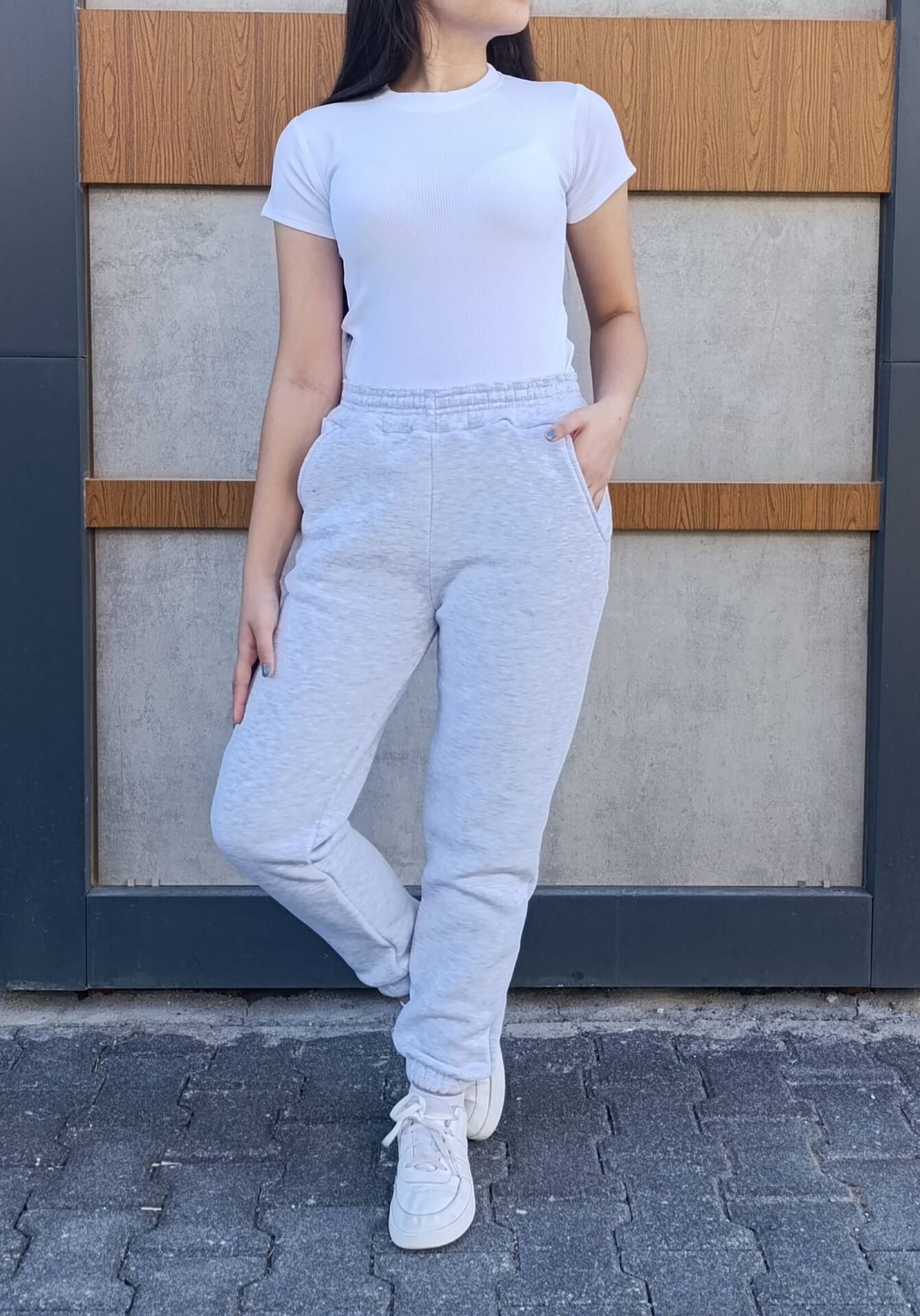 Yüksek Bel Paçası Lastikli 3 iplik Şardonlu Cepli Eşofman Altı