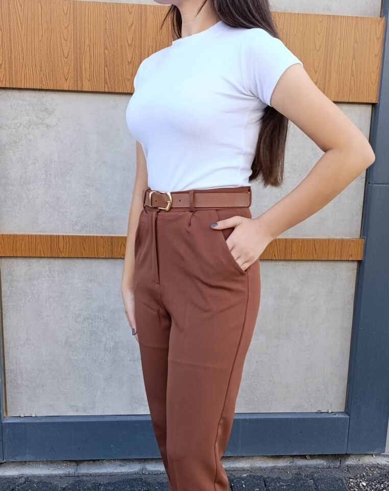 Kadın Dar Paça Pileli Kemerli Krep Kumaş Pantolon