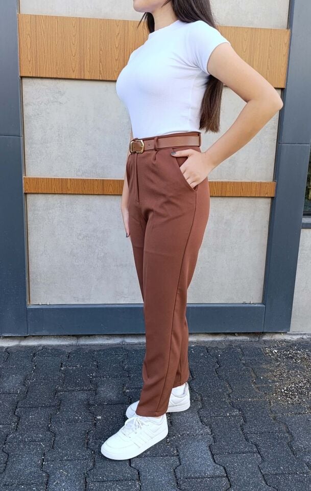 Kadın Dar Paça Pileli Kemerli Krep Kumaş Pantolon