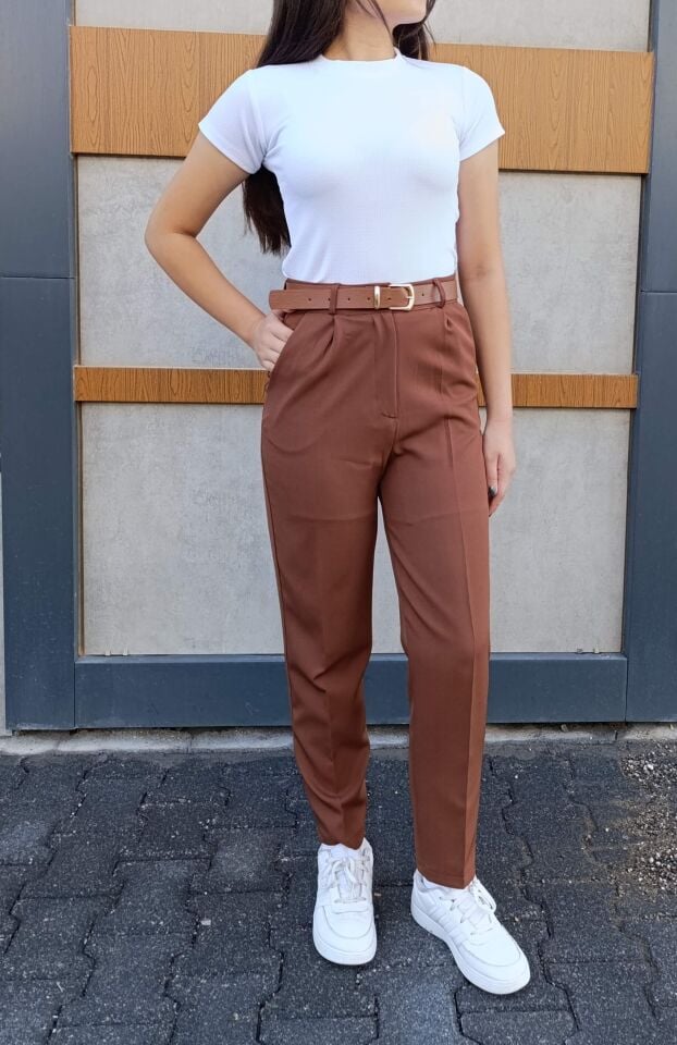 Kadın Dar Paça Pileli Kemerli Krep Kumaş Pantolon