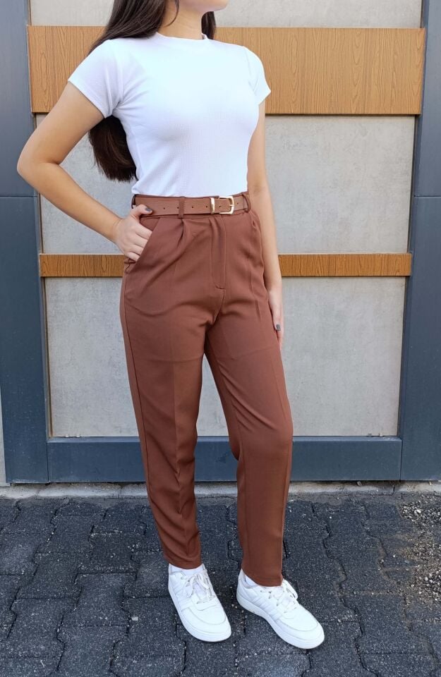 Kadın Dar Paça Pileli Kemerli Krep Kumaş Pantolon