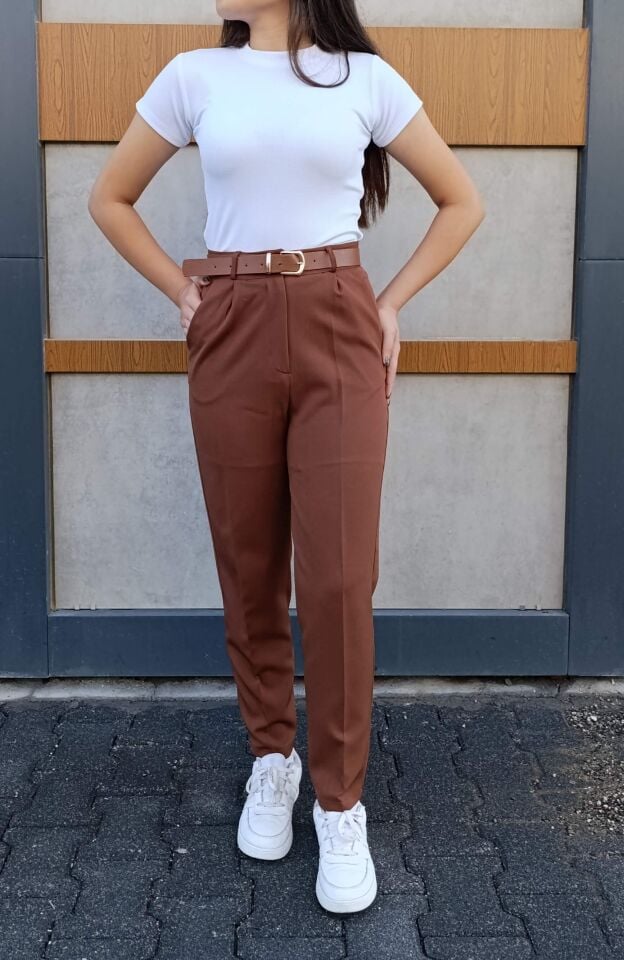 Kadın Dar Paça Pileli Kemerli Krep Kumaş Pantolon