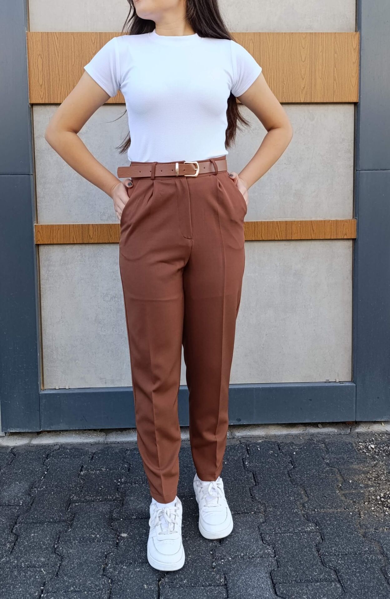 Kadın Dar Paça Pileli Kemerli Krep Kumaş Pantolon