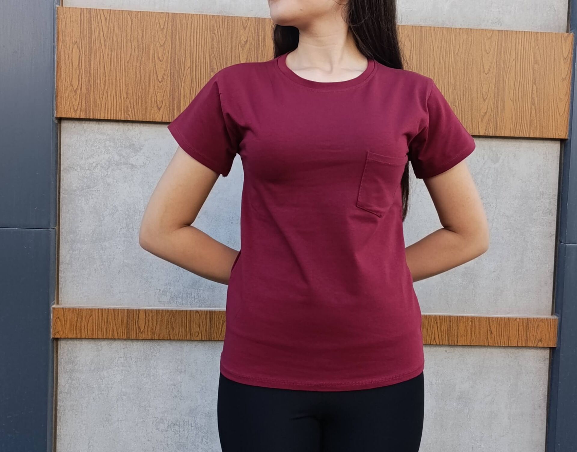 Bisiklet Yaka Cep Detaylı Basic Kadın T-shirt-Tişört