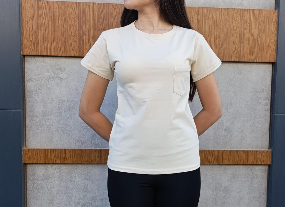 Bisiklet Yaka Cep Detaylı Basic Kadın T-shirt-Tişört