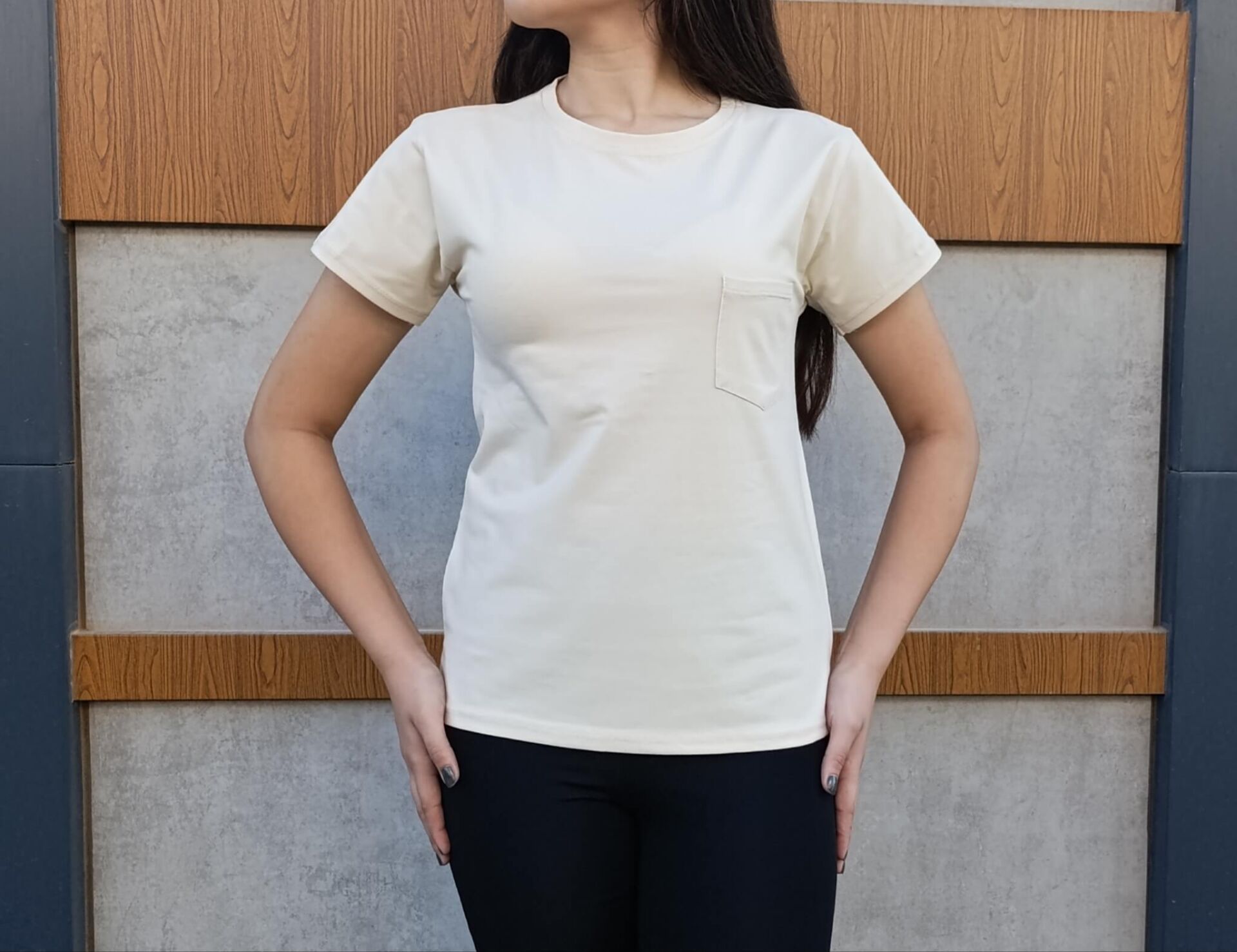 Bisiklet Yaka Cep Detaylı Basic Kadın T-shirt-Tişört