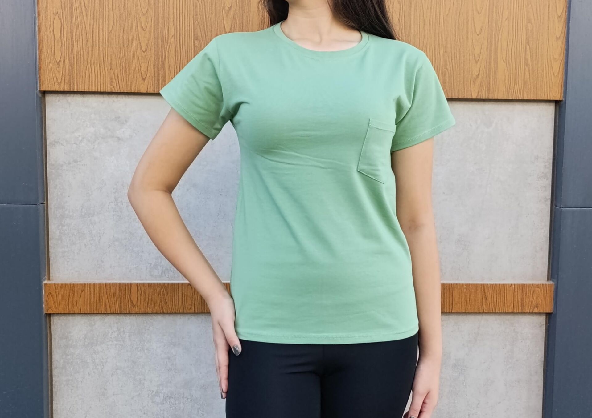 Bisiklet Yaka Cep Detaylı Basic Kadın T-shirt-Tişört