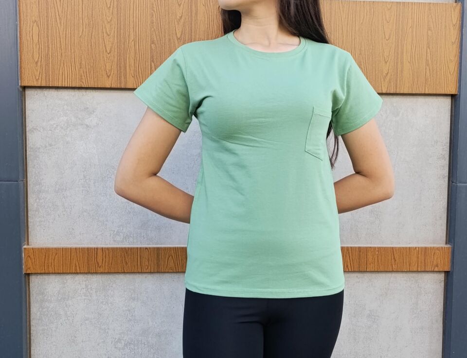 Bisiklet Yaka Cep Detaylı Basic Kadın T-shirt-Tişört